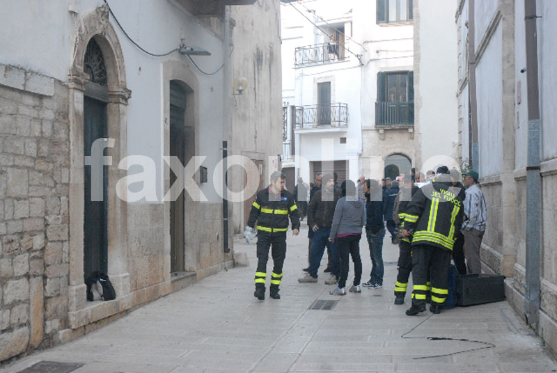 in-fiamme-il-lab-di-cartapesta