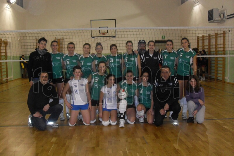 Young_Volley