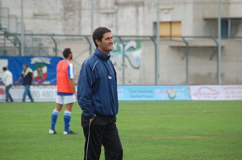 Armando_Santostasi_allenatore_castellana_calcio