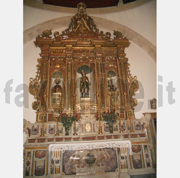 Cappellone_e_Altare_San_Vito