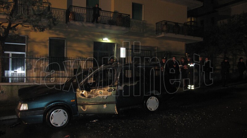 auto_in_fiamme_novembre_2011_5