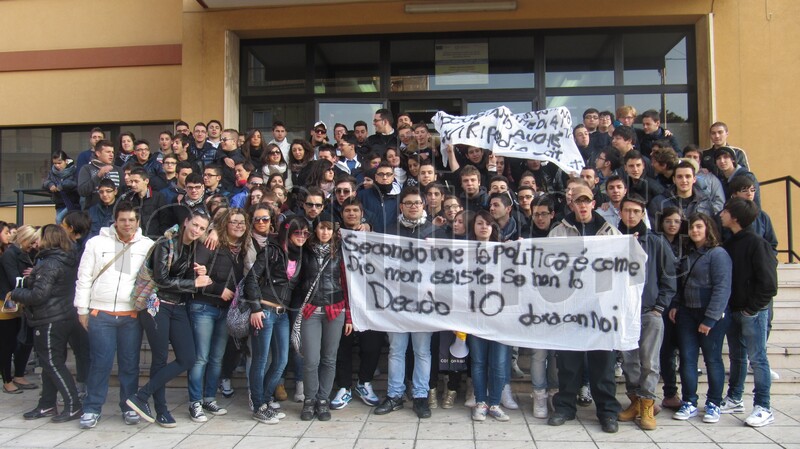 manifestazione_studenti_17_novembre_2011_3