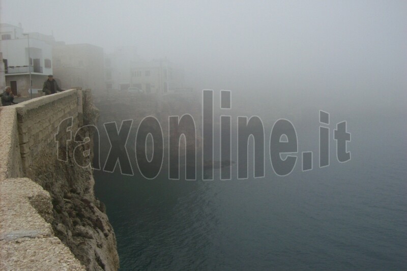 Nebbia_a_Polignano_8