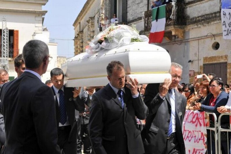 Un_momento_del_funerale_di_Melissa