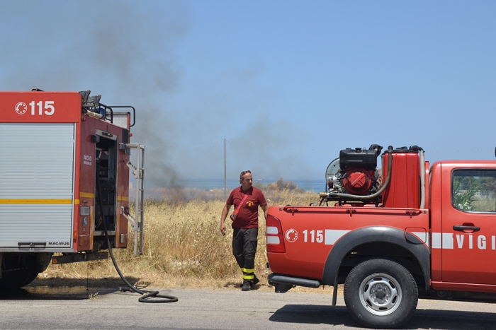 incendio30giugnomola