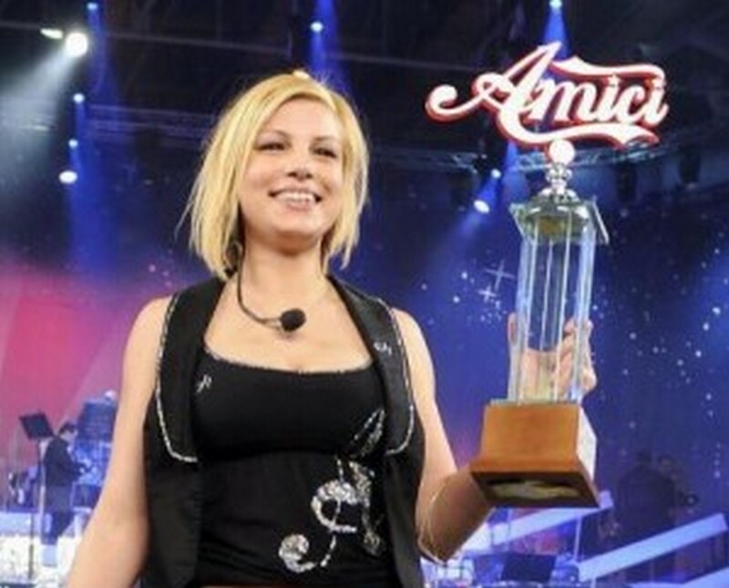 emma_marrone_amici-300x242