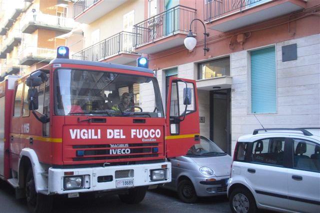 vigili_del_fuoco_in_via_el_alamein