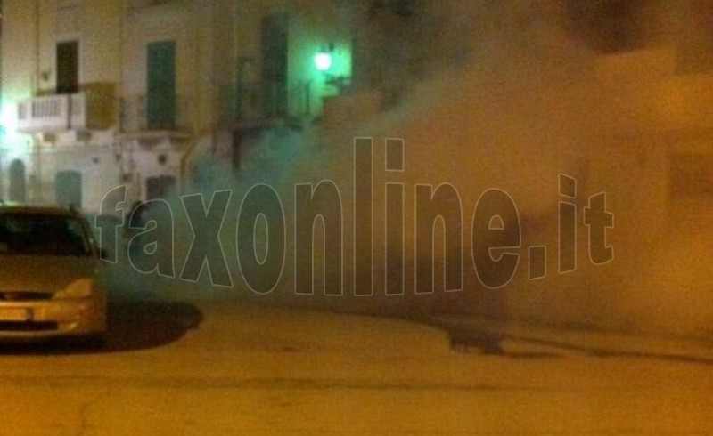 vigili_del_fuoco_spengono_auto_in_fiamme_2