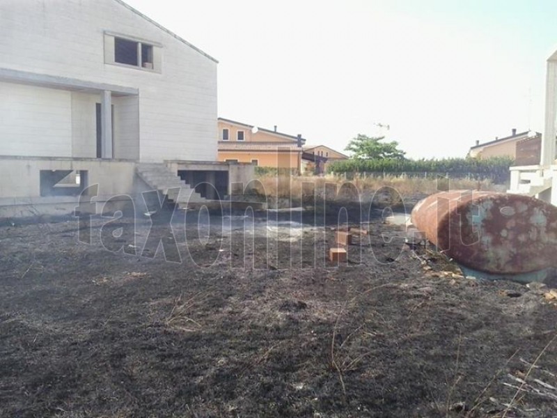 incendio cantiere2