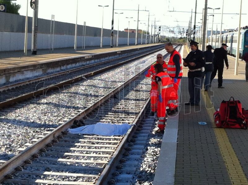 travolta dal treno-mola