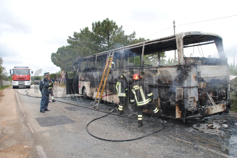 bus in fiamme-monopoli 1