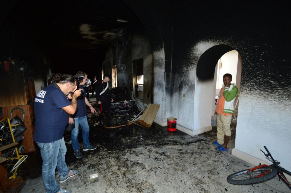 Incendio ex dormitorio - Foto Luca Turi