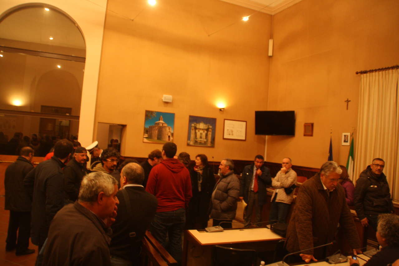 sala consiliare occupata