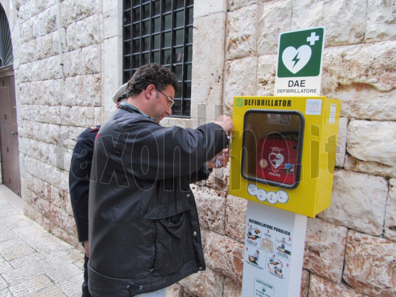 defibrillatore1