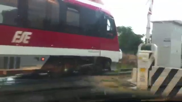 treno passaggio livello