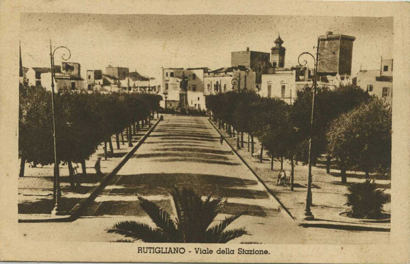 cartolina depoca Del viale della stazione