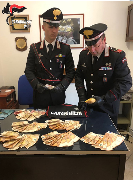 I Carabinieri arrestano con le mani nel sacco il ragioniere infedele di ...