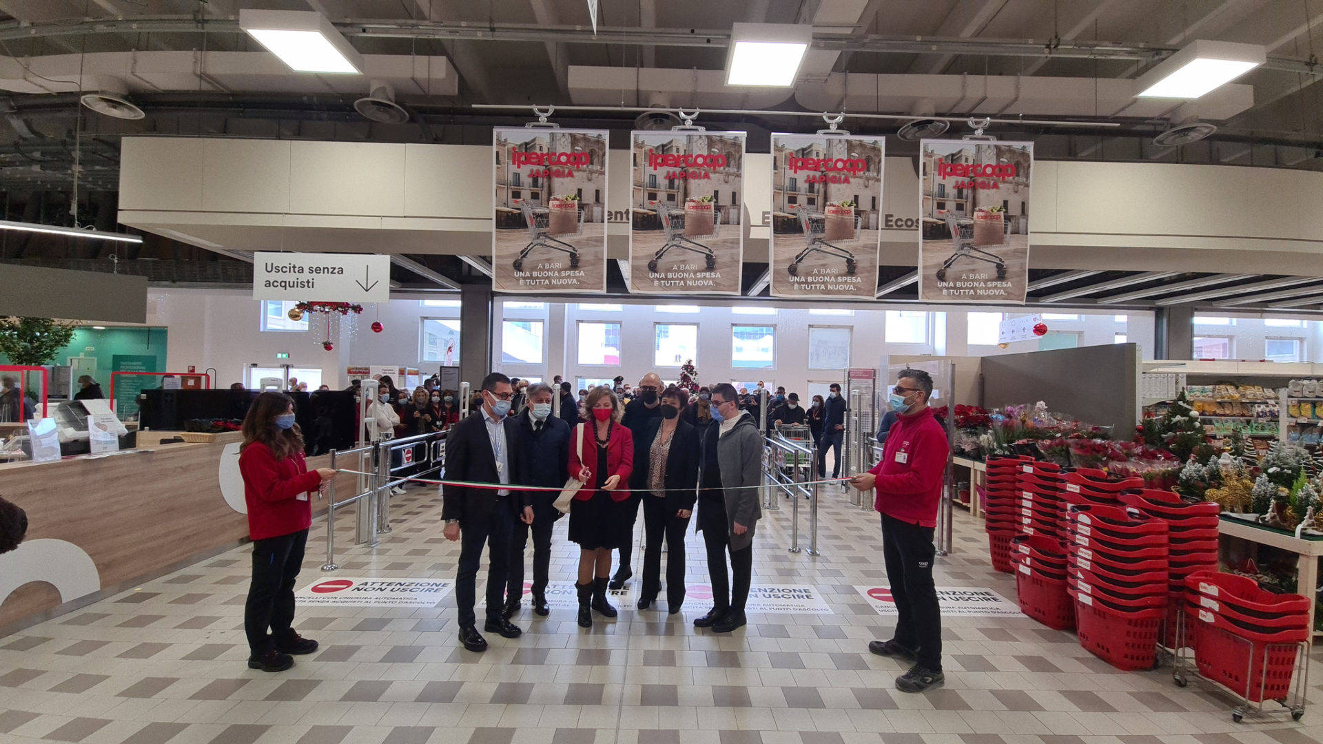 L assessora Bottalico inaugura il restyling dell Ipercoop di