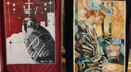 Stendardi del palio dei botti nella chiesa madre di Gioia del colle