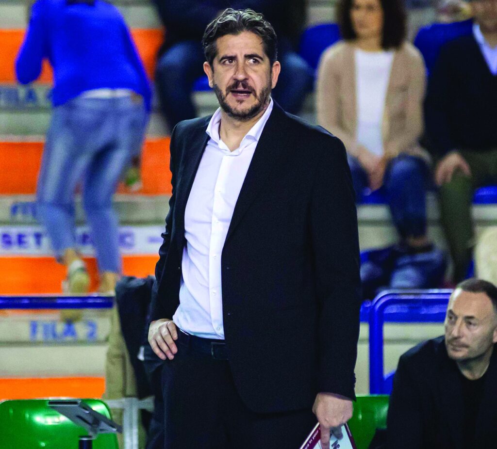 Passaro, allenatore della squadra di pallavolo di Gioia del Colle