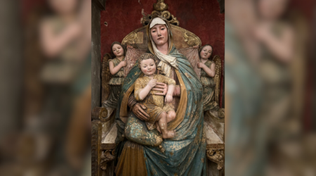 Immagine della scultura della Madonna di Terrarossa, a Turi