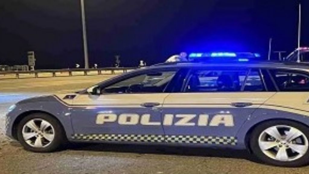 Auto della polizia di stato al capitolo, Monopoli