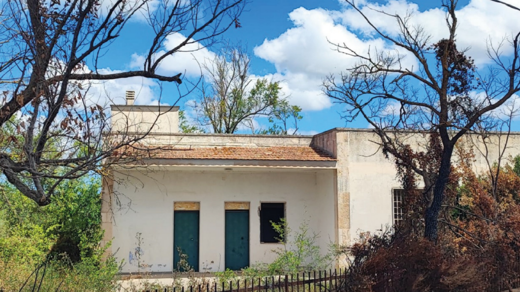 Castellana Grotte, ex scuola di Centrone Piccolo