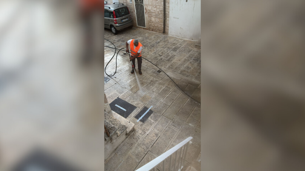 Turi: continuano igienizzazione e pulizia strade, l’assessora invita alla collaborazione