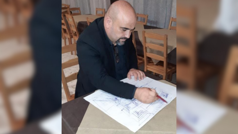 Architetto Gerardi che ha scritto al sindaco Colonna di Mola di Bari riguardo al solarium