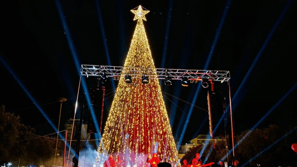 Albero di Natale luminoso a Monopoli